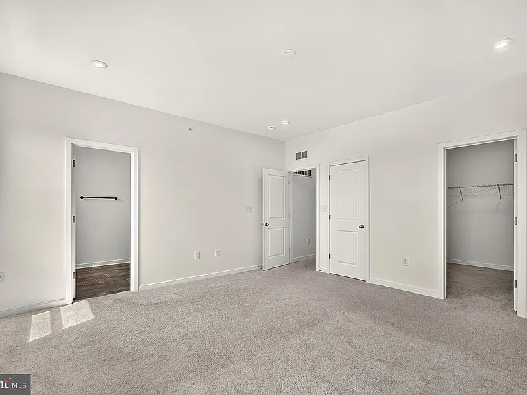 20957 Bluebird Sq — Photo 29