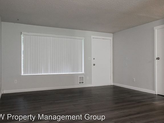 5th image of 2905 101st Ave NE Unit B