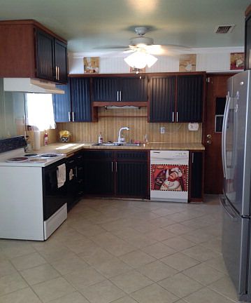3rd image of 404 E 48th St