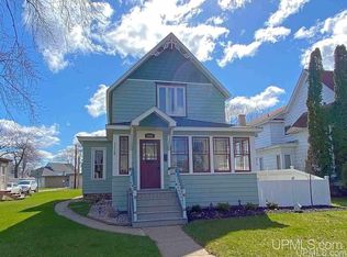 619 S 8th St, Escanaba, MI 49829