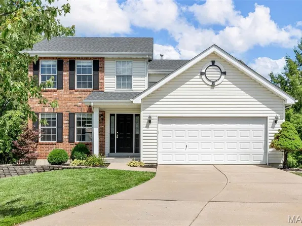 524 Parkland Place Dr, O'Fallon, MO 63366