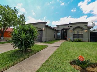 216 New Castle Dr, Laredo, TX 78045