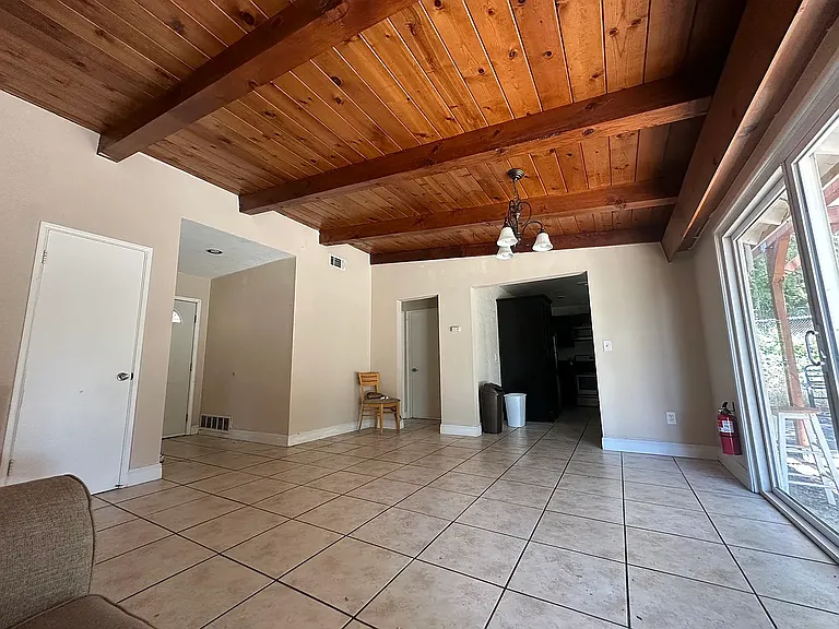 3598 Mount Vernon Ave — Photo 11