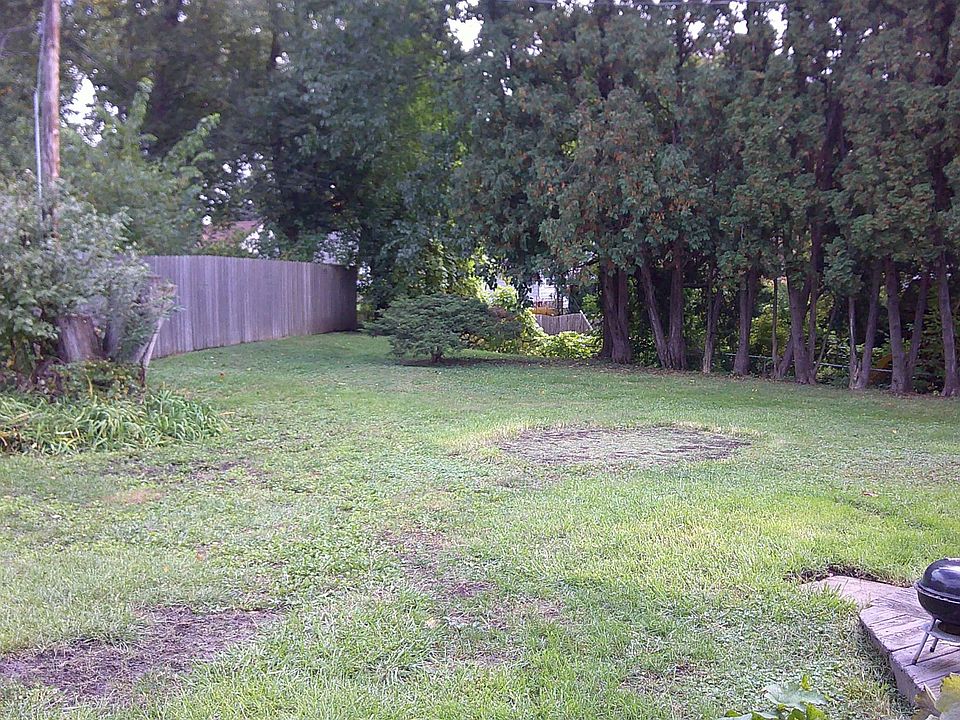 2nd image of 210 Hunter Ave