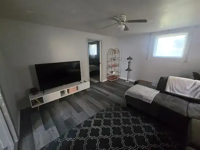2 bed, 1.0 bath, 800 sqft, $950 — Photo 3