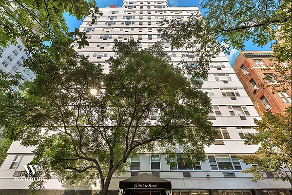 Sold by Warburg | media 8