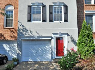 9 Herbert St, Alexandria, VA 22305