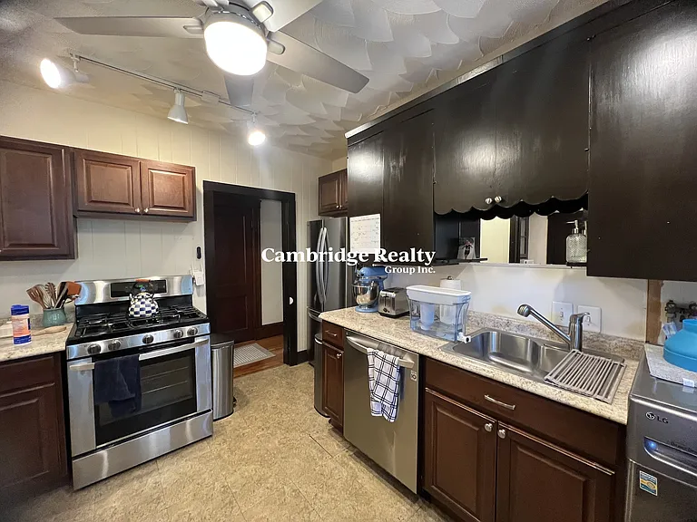 66 Craigie St #2T — Photo 8