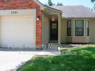 2261 SW Westport Pl, Topeka, KS 66614
