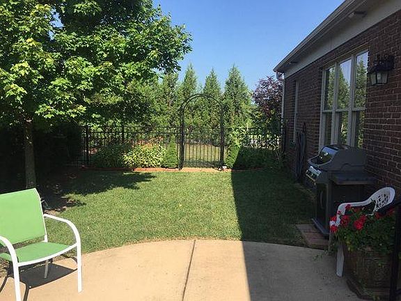 3rd image of 100 Elk Grove Dr