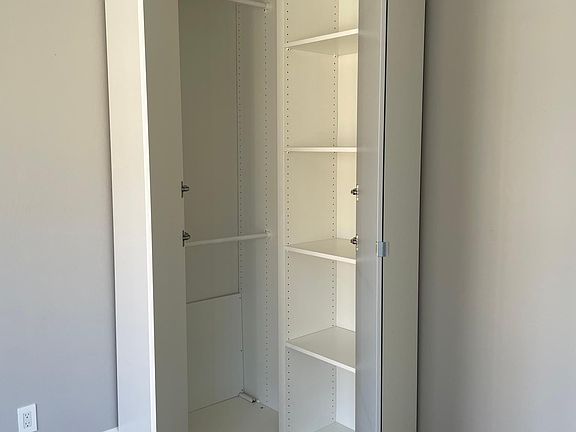5th image of 2737 Clement St #3