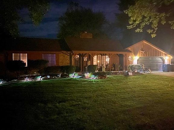 2nd image of 1115 N Summit Dr
