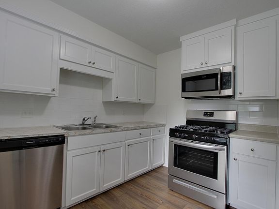 2nd image of 208 N Florene St