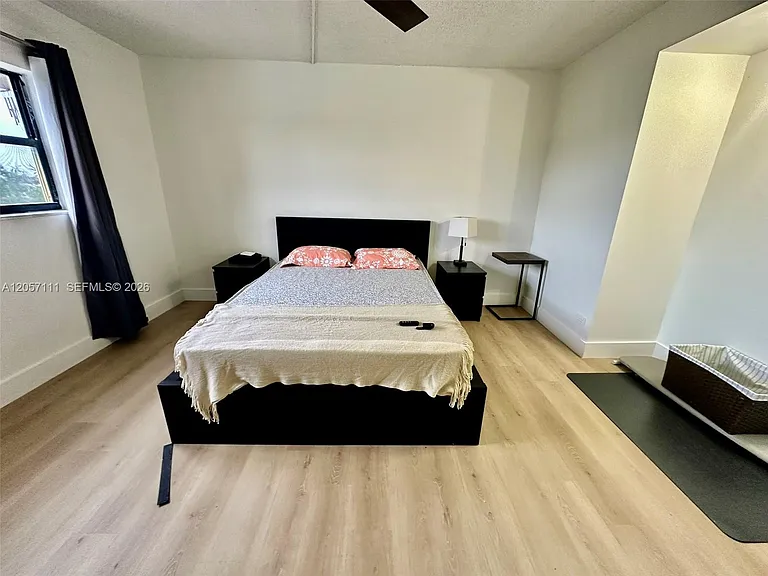 800 NE 195th St #314 — Photo 14