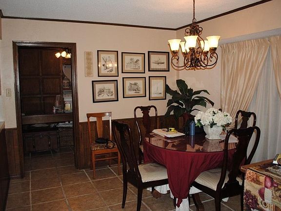 4th image of 708 Dolby St