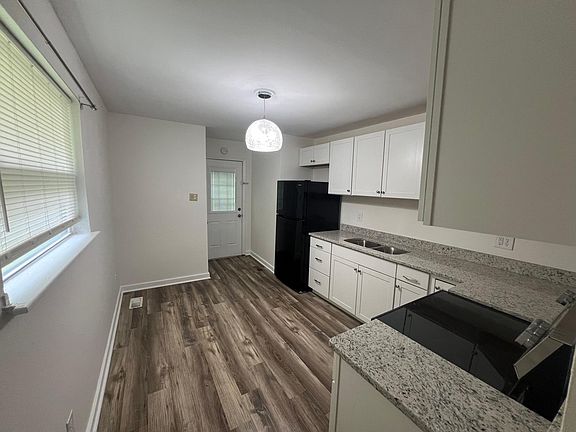 3rd image of 125 Wickre St #A