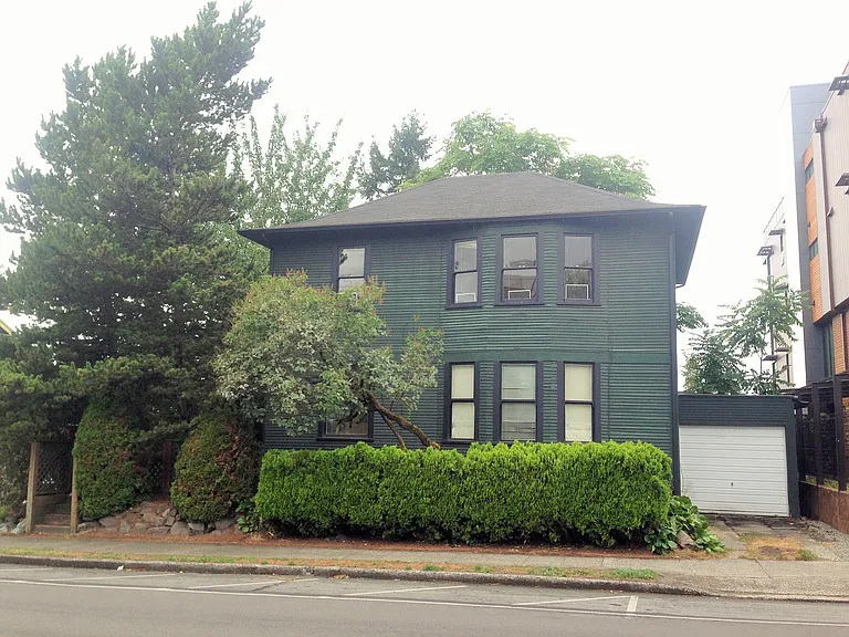 1122 E Denny Way #B — Photo 1