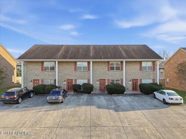 2432 Hallerins Ct, Maryville, TN 37801