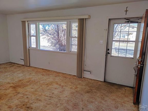 3rd image of 1042 Alexander Cir