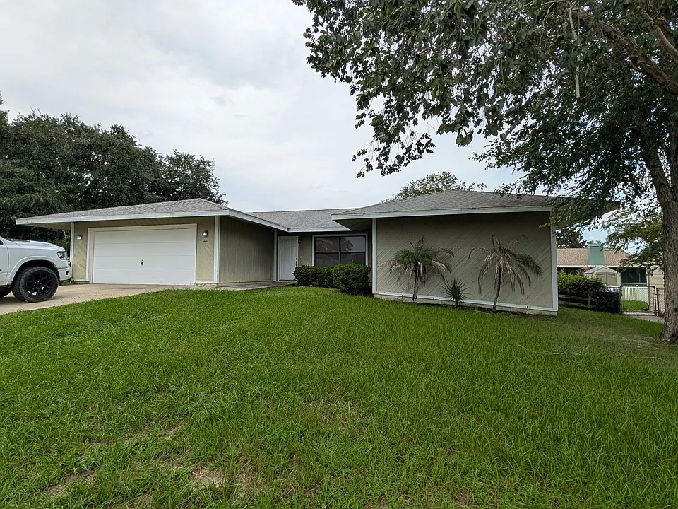 2215 W Shining Dawn Ln