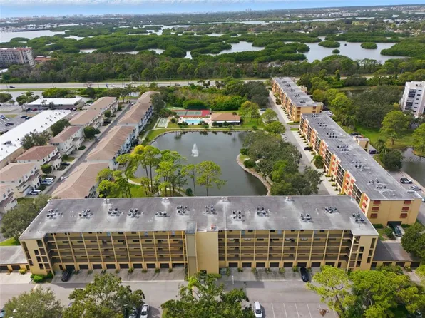 5775 Park St N APT 311, Saint Petersburg, FL 33709
