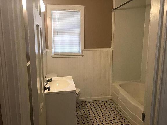 2nd image of 1608 Avenue W APT 6
