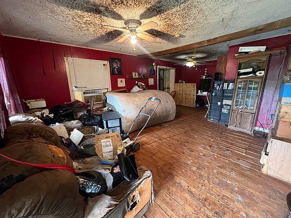 5th image of 320 Country Club Rd