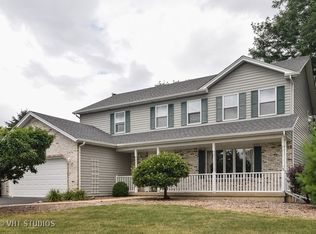 9N969 N Leland Ct, Elgin, IL 60124