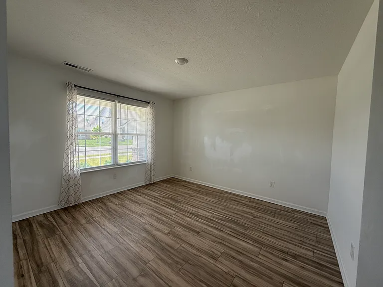 577 Freedom Dr — Photo 35