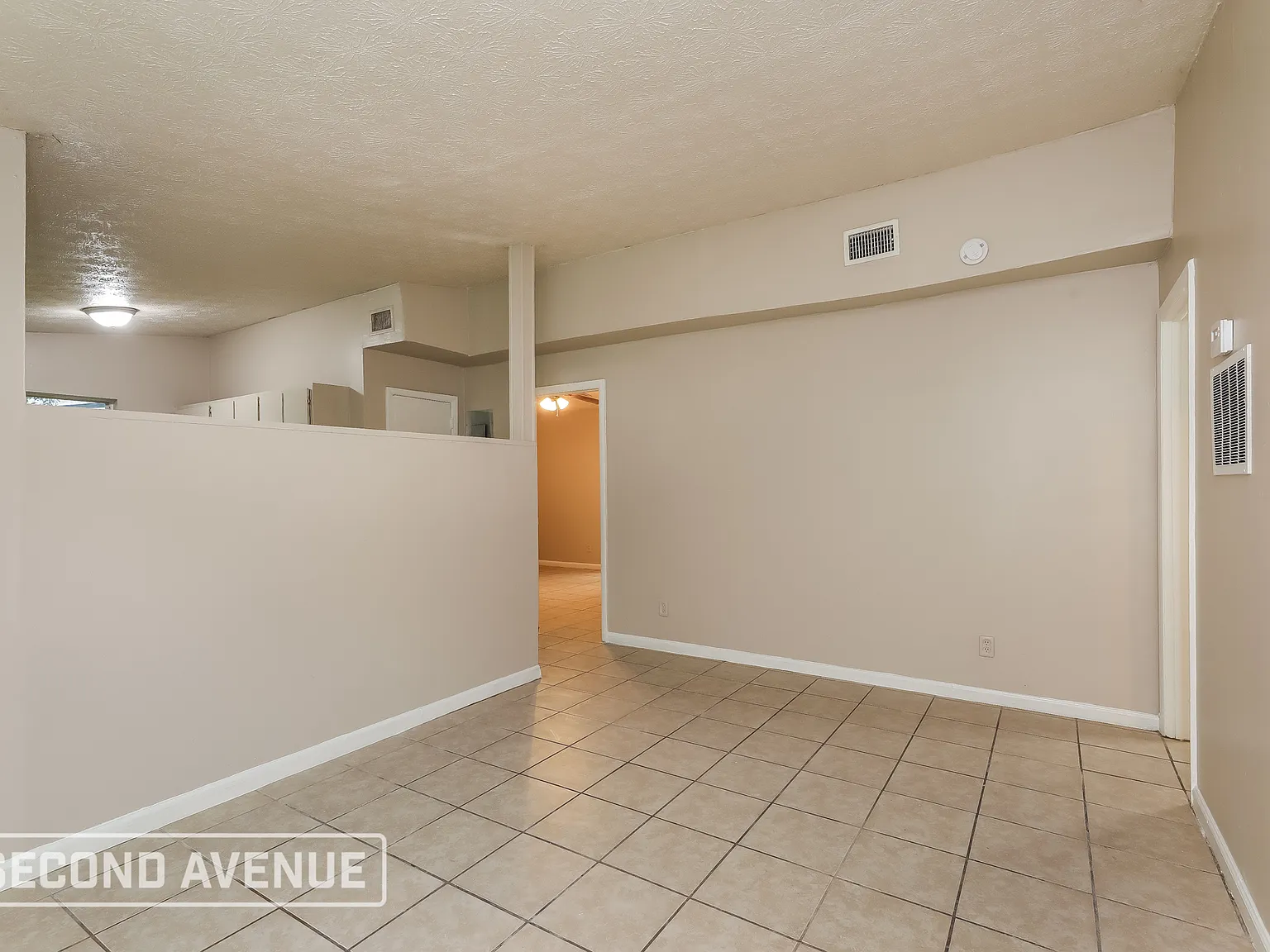 3 bed, 1.0 bath, 1110 sqft, $1,350 — Photo 4