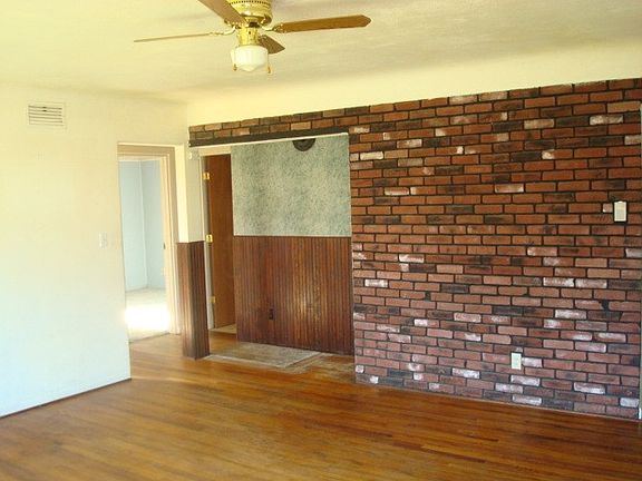4th image of 751 Woodard Ave NE