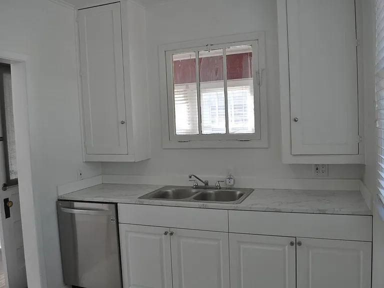 1305 S Albany Ave #B — Photo 10