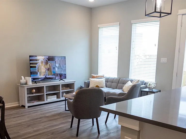 6713 Parker Grove Ln — Photo 5