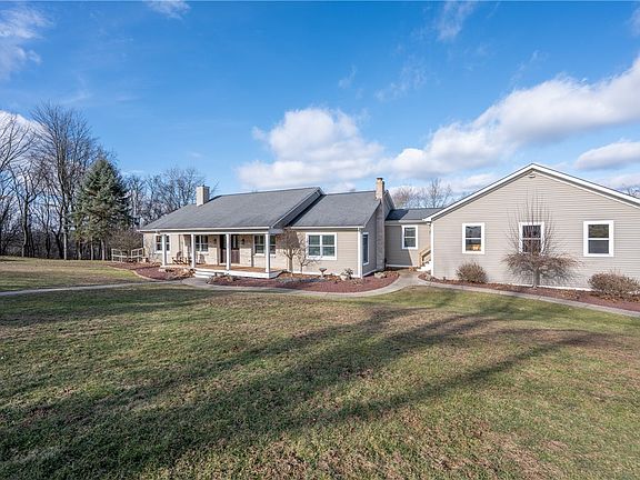 3rd image of 152 Twin Run Rd