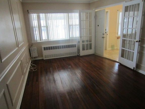 3rd image of 1131 E 104th St