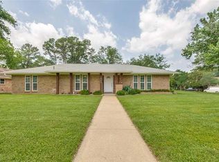 1913 Surrey Cir, Grand Prairie, TX 75050