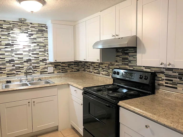 Rock Canyon Apartments — Photo 14