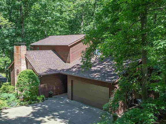 2nd image of 221 Rhododendron Ct