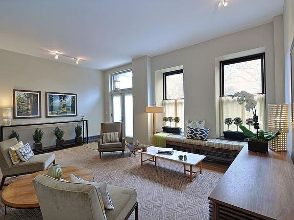 2nd image of 422 W 20th St #B