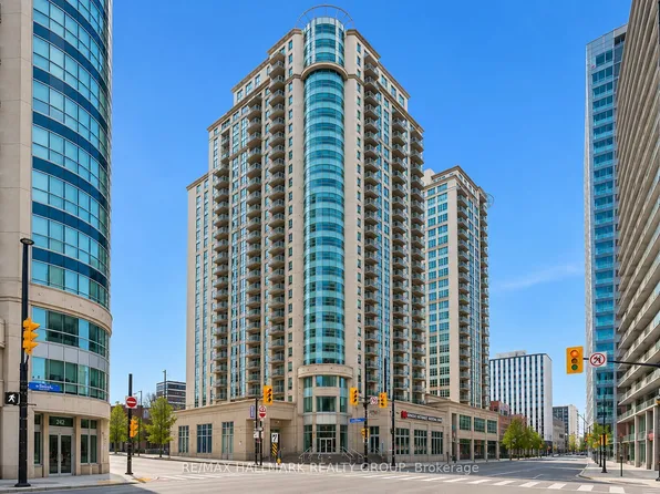 234 Rideau St #203, Ottawa, ON K1N 0A9