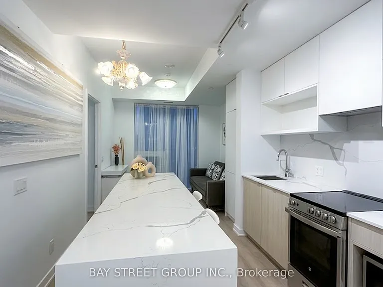 100 Queen St E #2911 — Photo 1