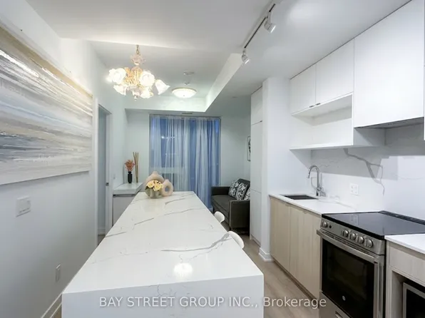 100 Queen St E #2911, Toronto, ON M5C 0B5