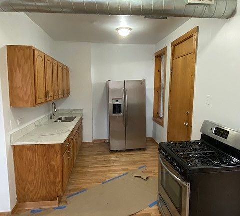 3rd image of 3431 W Hirsch St #2W