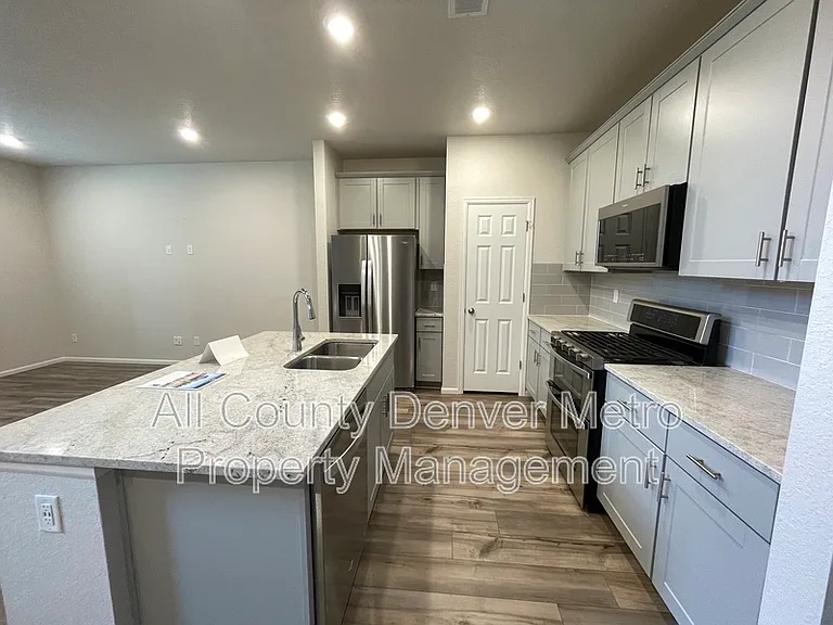 6089 N Liverpool St — Photo 2