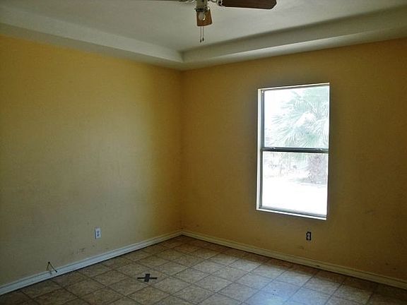 3rd image of 402 Mescalero Dr