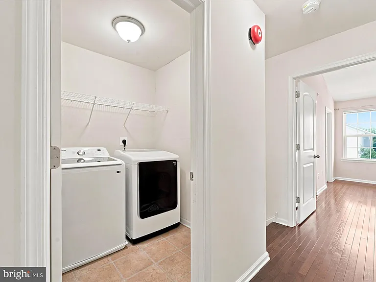 145 Mercer Ct — Photo 22