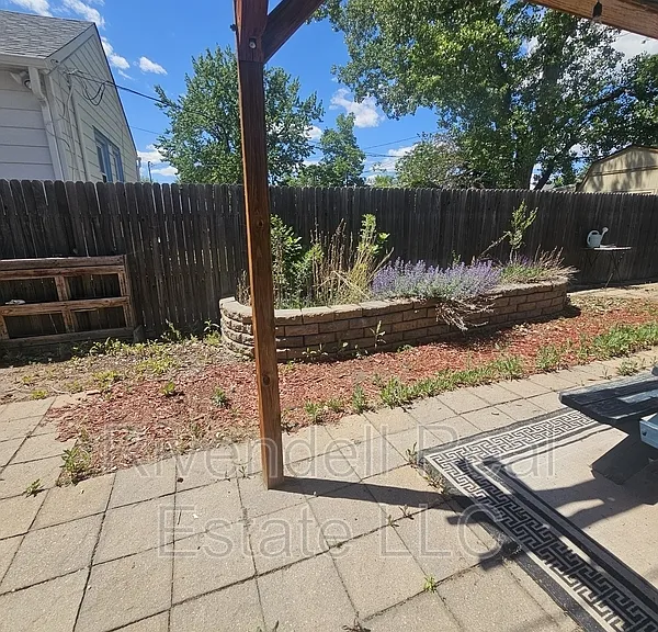 2279 Kendall St — Photo 16