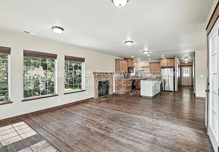 23732 N Lakeview Blvd — Photo 5