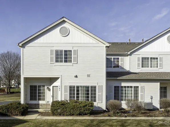 165 N Oakhurst Dr, Aurora, IL 60504