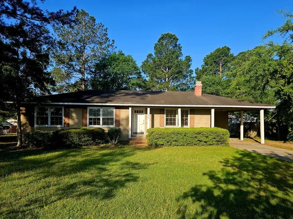 1318 Newton Dr, Tifton, GA 31794